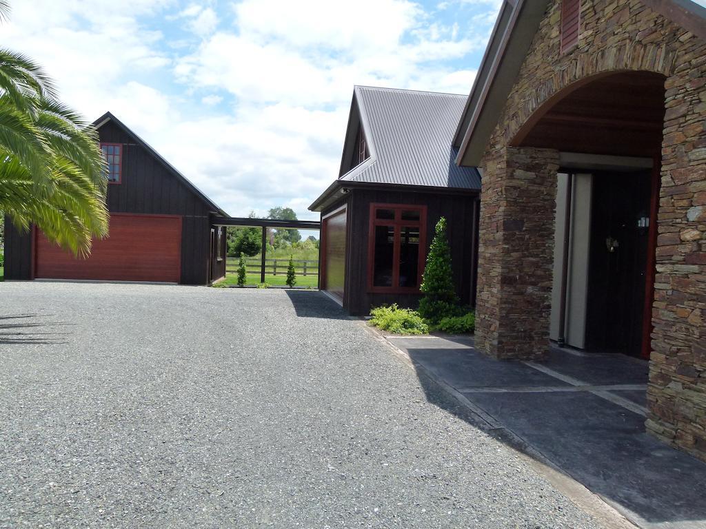 Hadleigh Boutique Lodge Tamahere Экстерьер фото